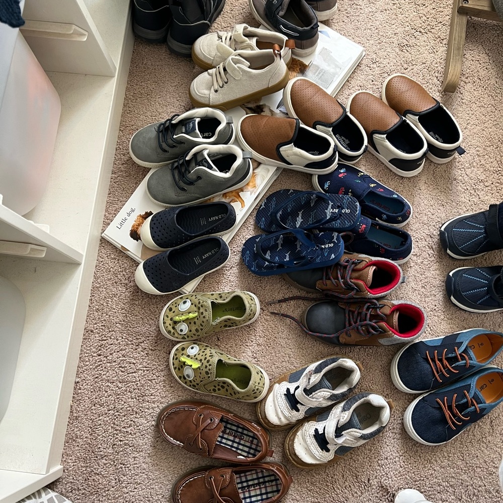 14 pairs toddler boy shoes barely worn